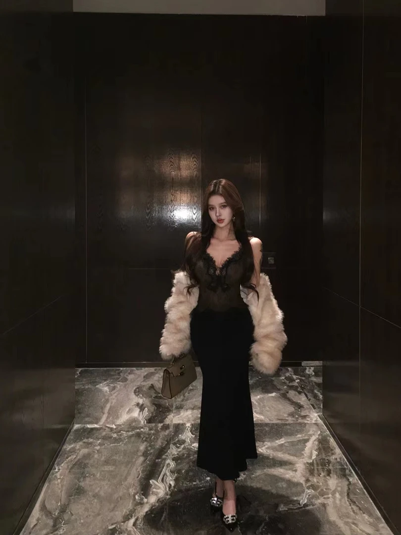 2025春季新款蝴蝶刺绣蕾丝花边镂空双层吊带配高腰半身裙短裤套装