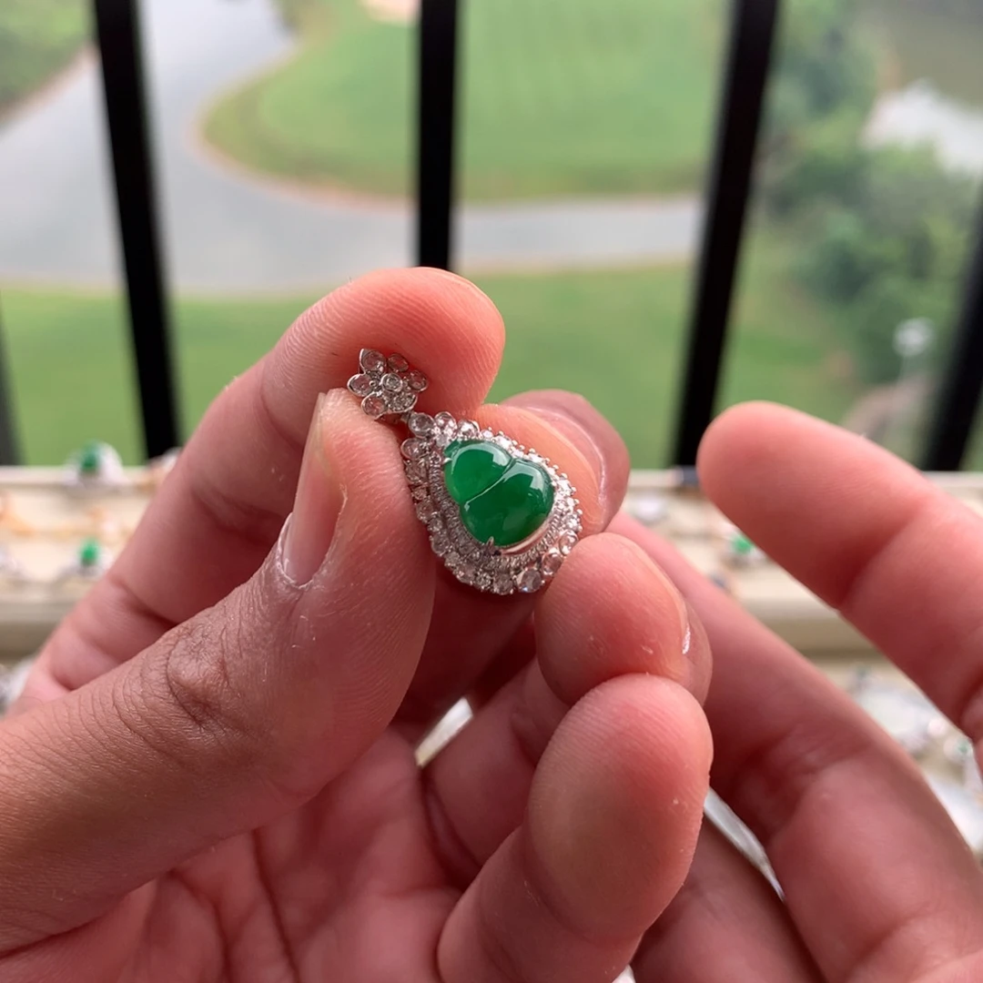 翡翠18K金镶嵌吊坠(不含链)