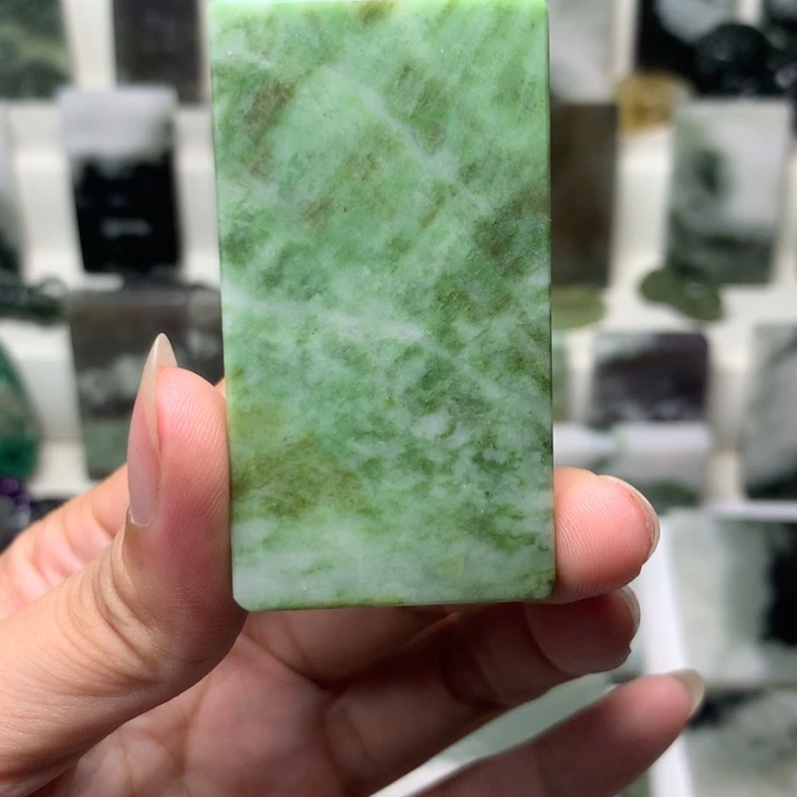 未镶嵌独山玉颈饰