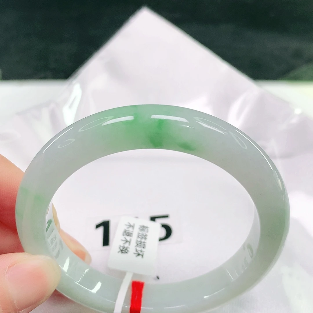翡翠手镯未镶嵌43 号翡翠手镯