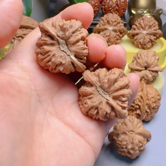 密纹卡姿兰文玩核桃