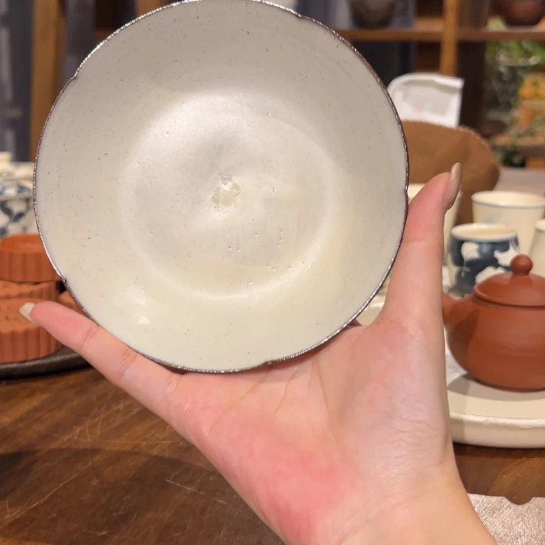 瓷片陶瓷。      陶瓷。