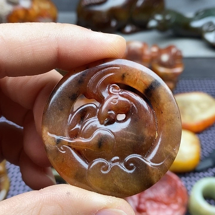 未镶嵌蛇纹石玉颈饰