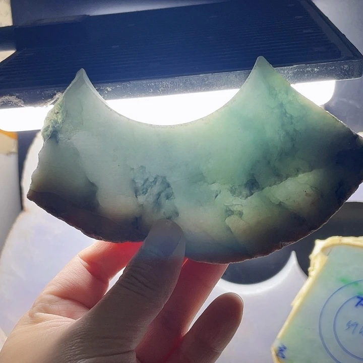 翡翠挂件未镶嵌毛料74