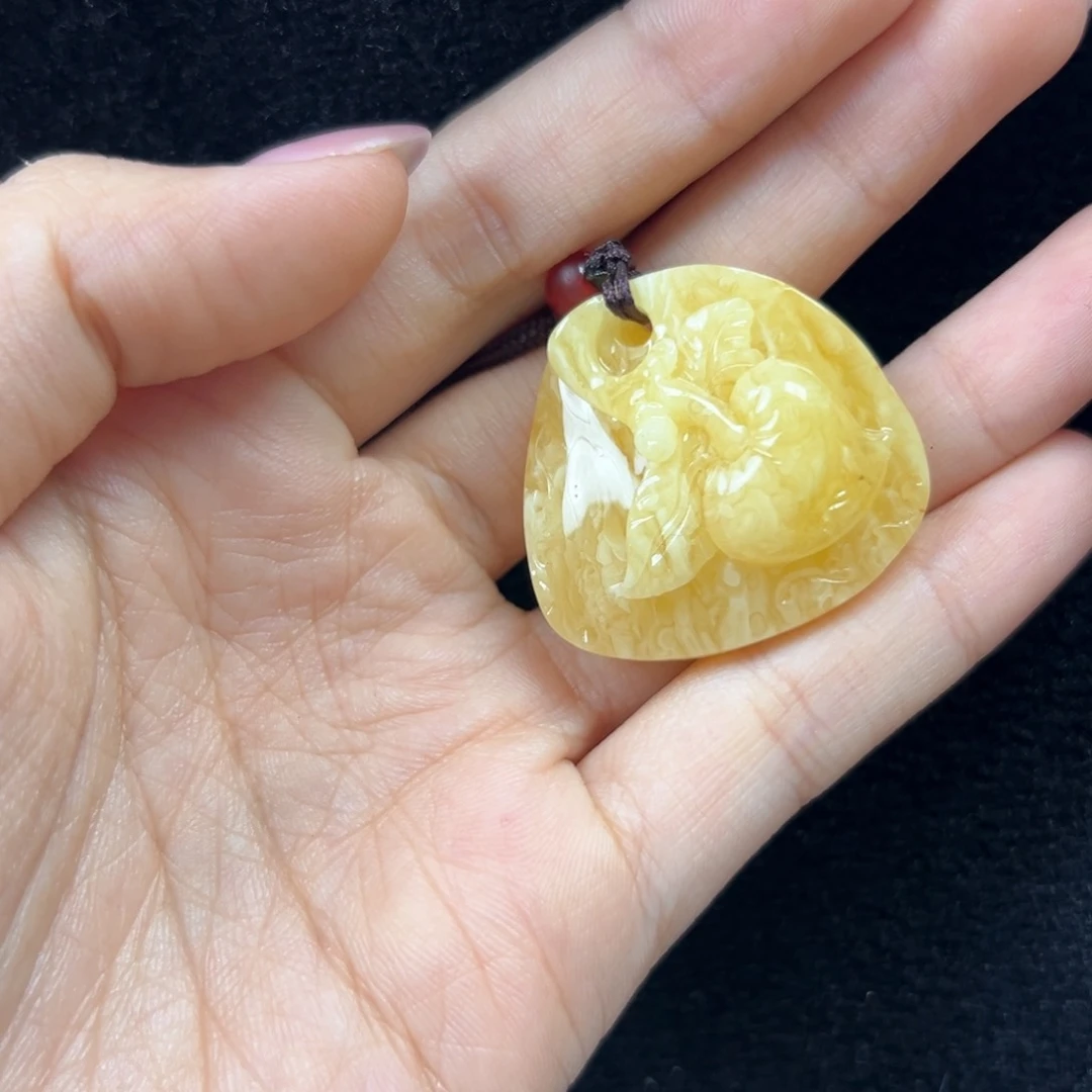 琥珀珠宝奇石未镶嵌