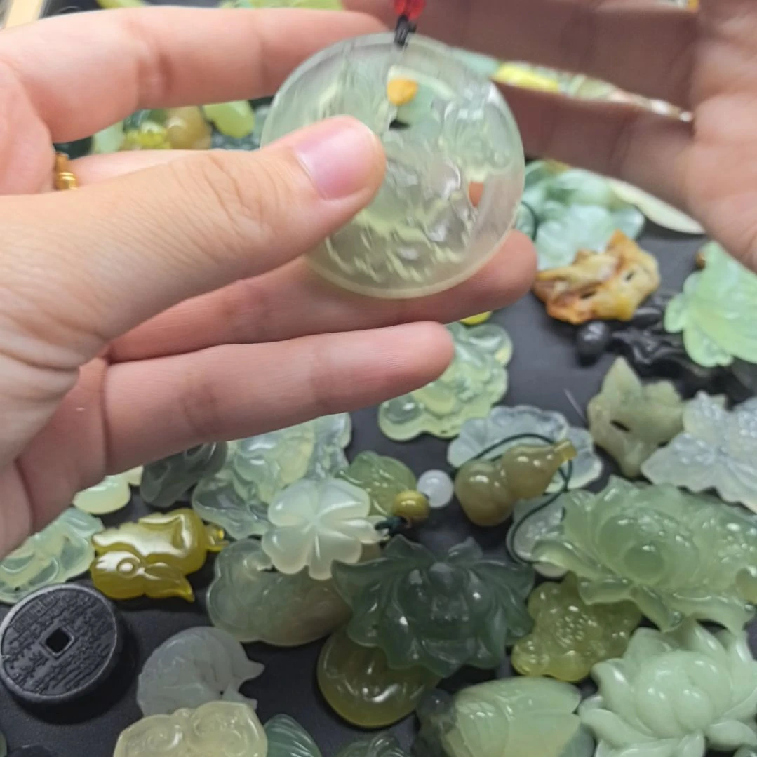 蛇纹石玉未镶嵌吊坠(赠链)