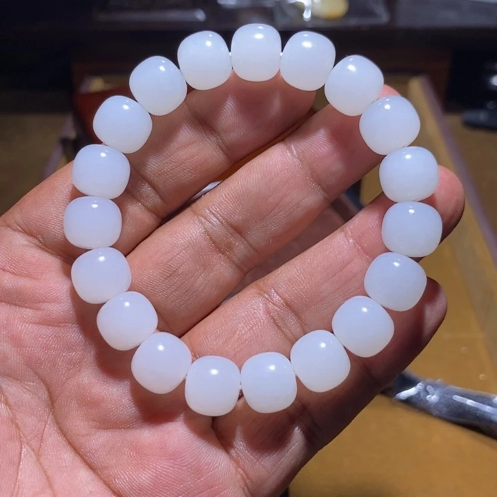 木***人和田玉（白玉）未镶嵌颈饰