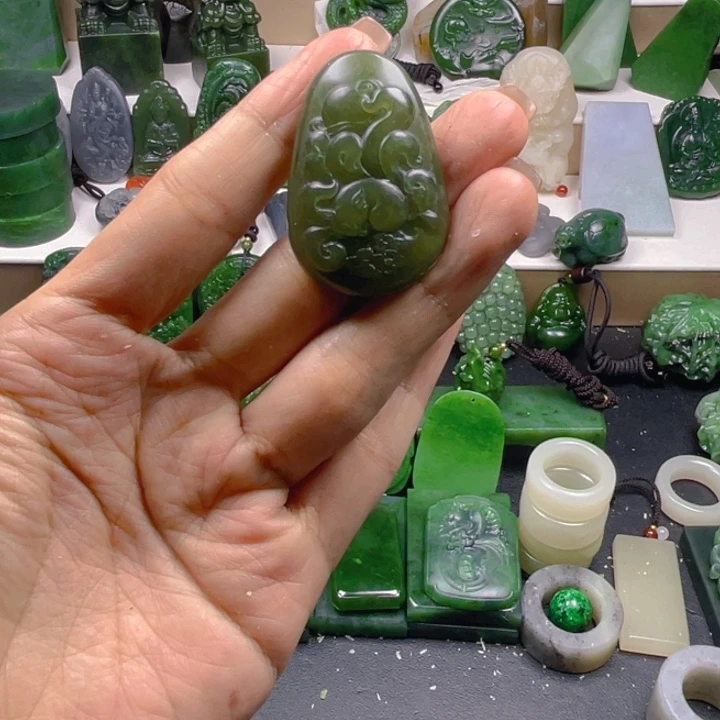 和田玉未镶嵌珠宝半成品