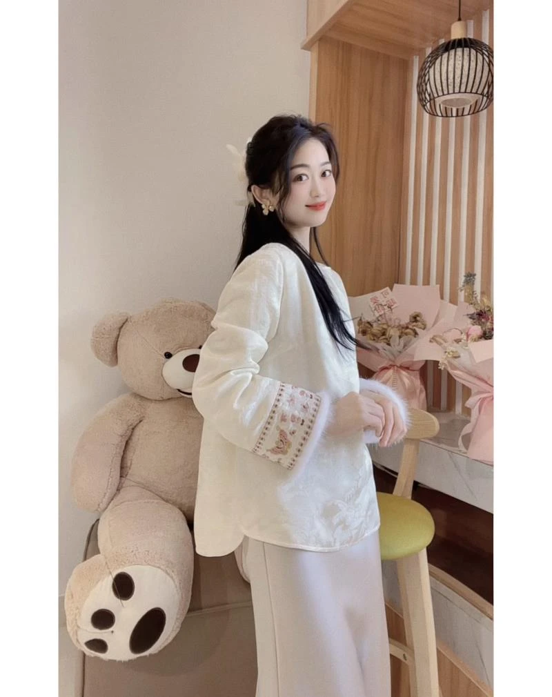 DY2054樱美嘉秋季新款新中式时尚减龄百搭打底衫袖口水貂毛