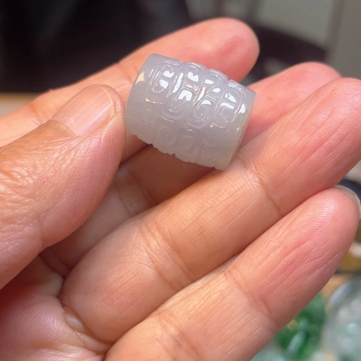 翡翠吊坠(不含链)未镶嵌懒*蛇