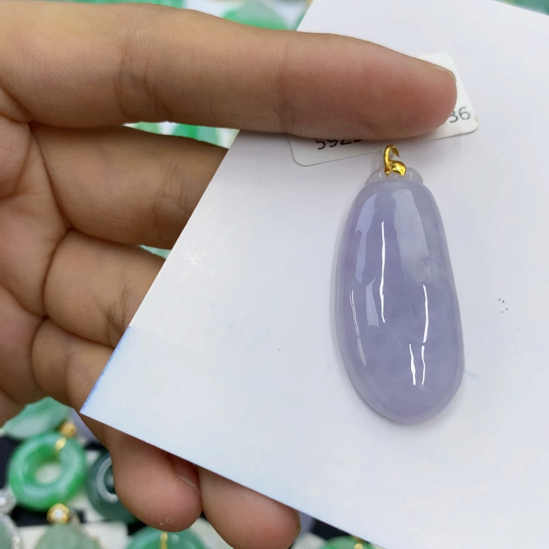 翡翠18K金镶嵌颈饰翡翠
