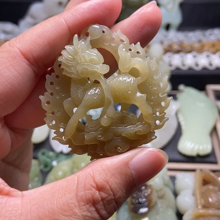 颈饰未镶嵌和田玉志****心