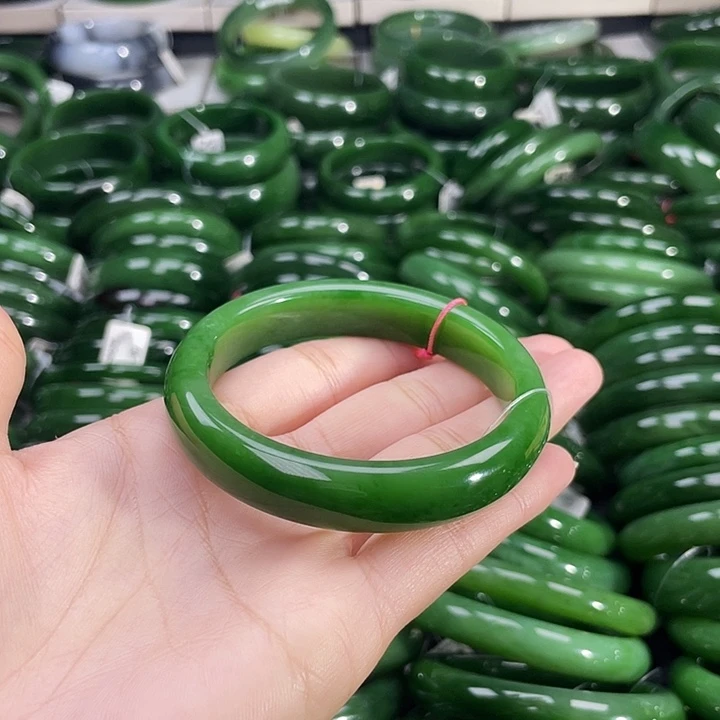 未镶嵌手镯和田玉（碧玉）