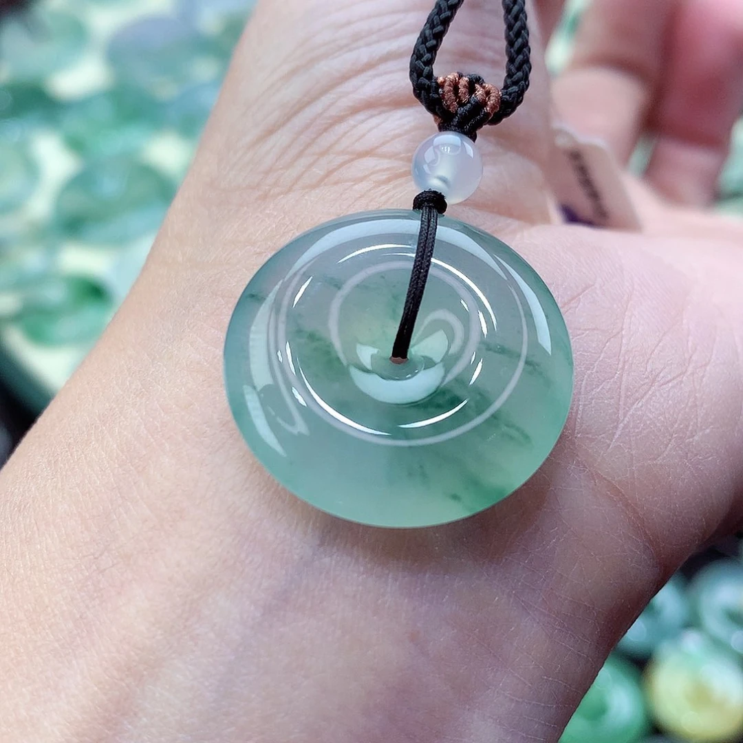 翡翠颈饰未镶嵌编号56。尺寸24.1-6.2