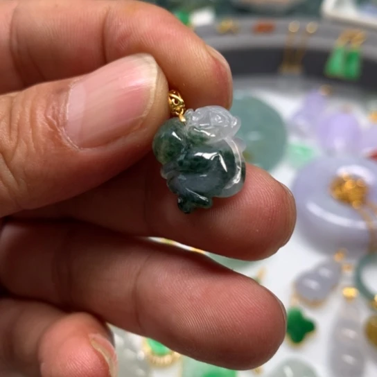 翡翠颈饰未镶嵌翡翠