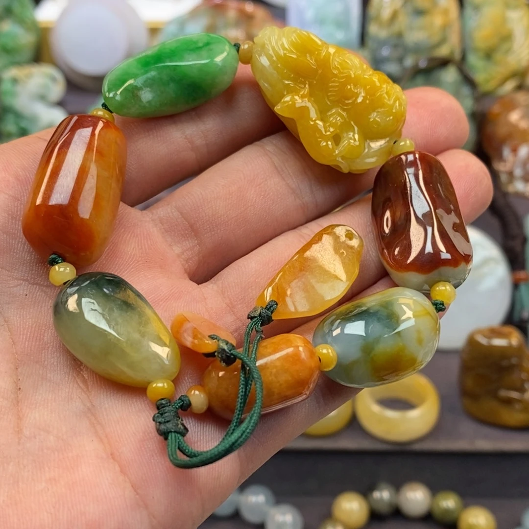 翡翠未镶嵌颈饰黄财神窜