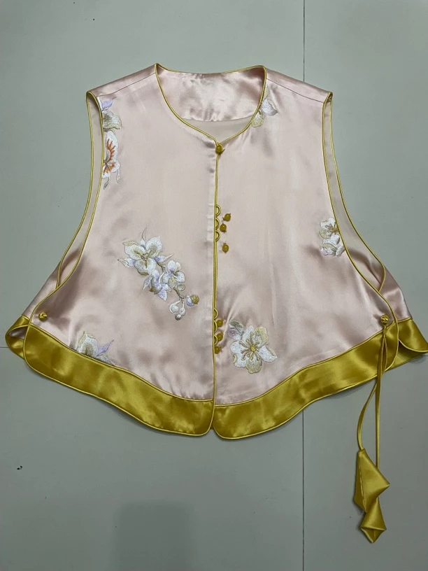 中式国风刺绣马甲外套女气质优雅减龄蝴蝶上衣