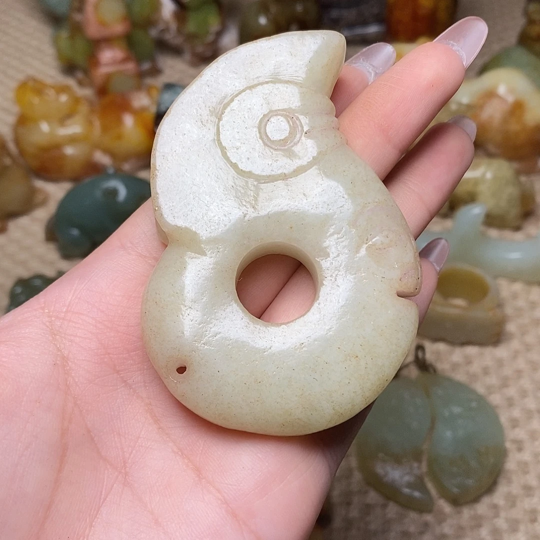 未镶嵌蛇纹石玉颈饰