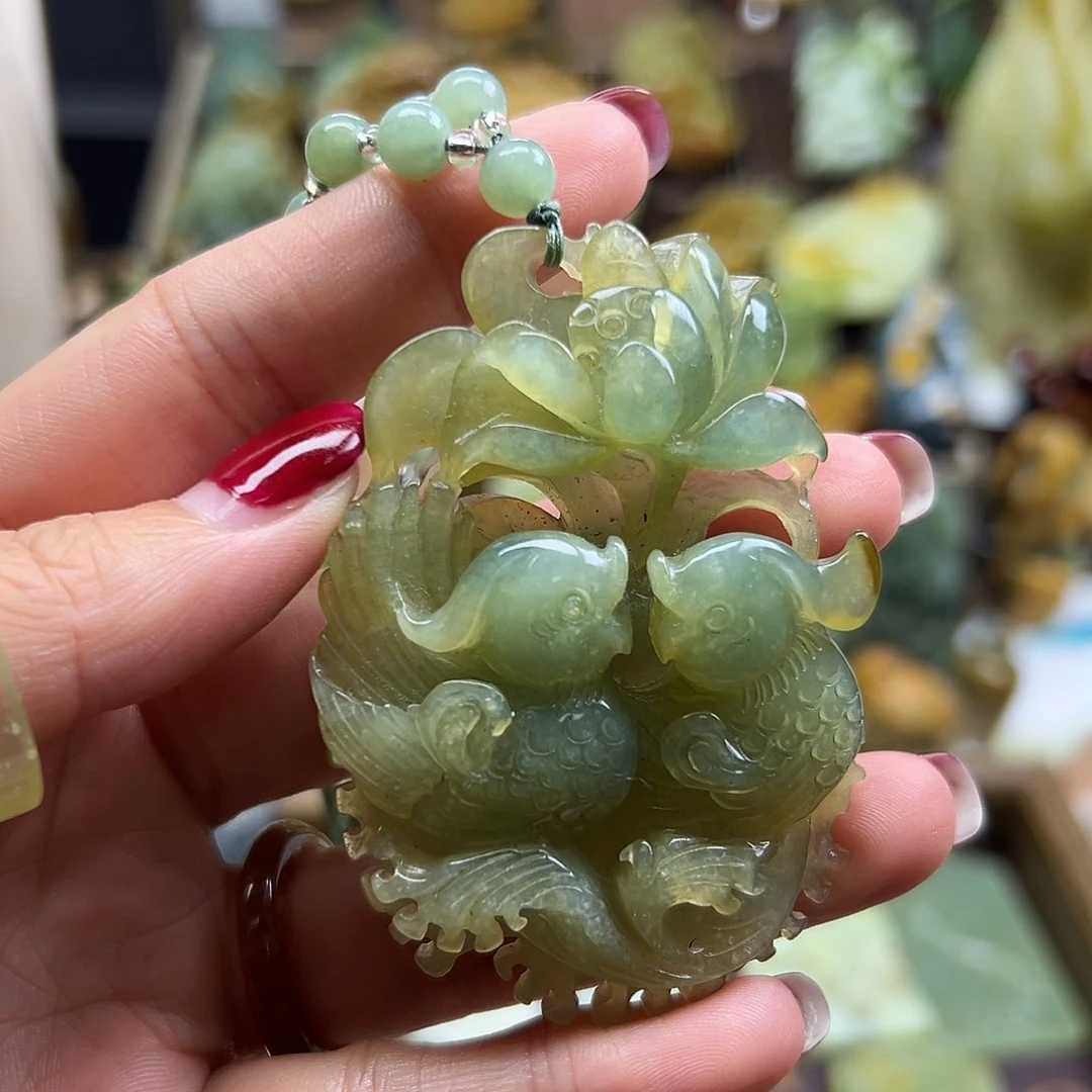 梅***莎岫玉未镶嵌颈饰花玉鸳鸯