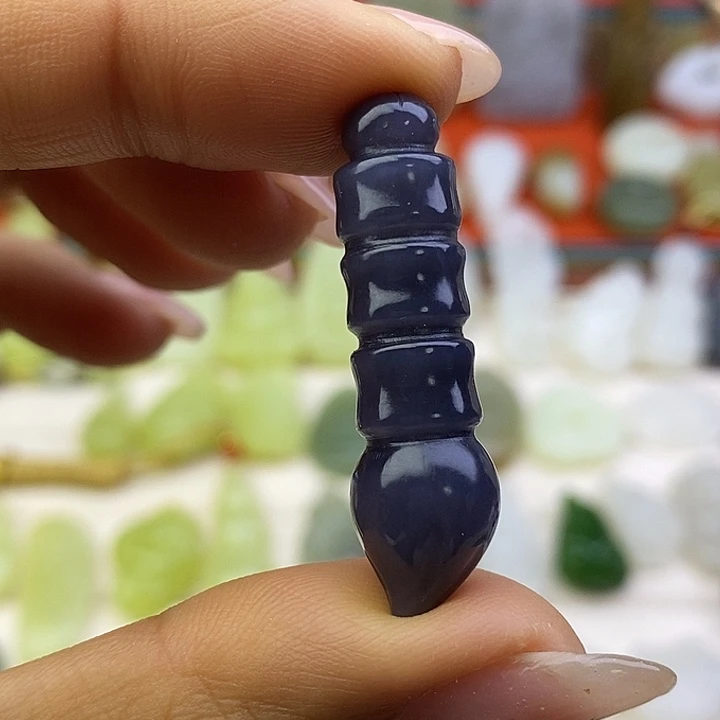 和田玉未镶嵌颈饰烟紫妙笔生花吊坠