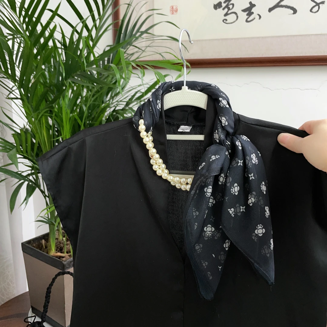 Z新款多功能防晒围巾原创70中方巾文艺时尚轻奢节日礼物（小蜜蜂