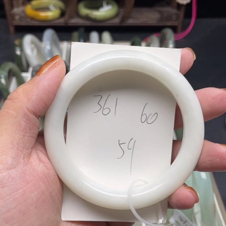 歪***袋和田玉手镯未镶嵌