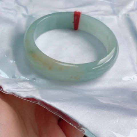 ***未镶嵌手镯翡翠58有一处微瑕石筋48小时鉴赏淡底飘黄翡