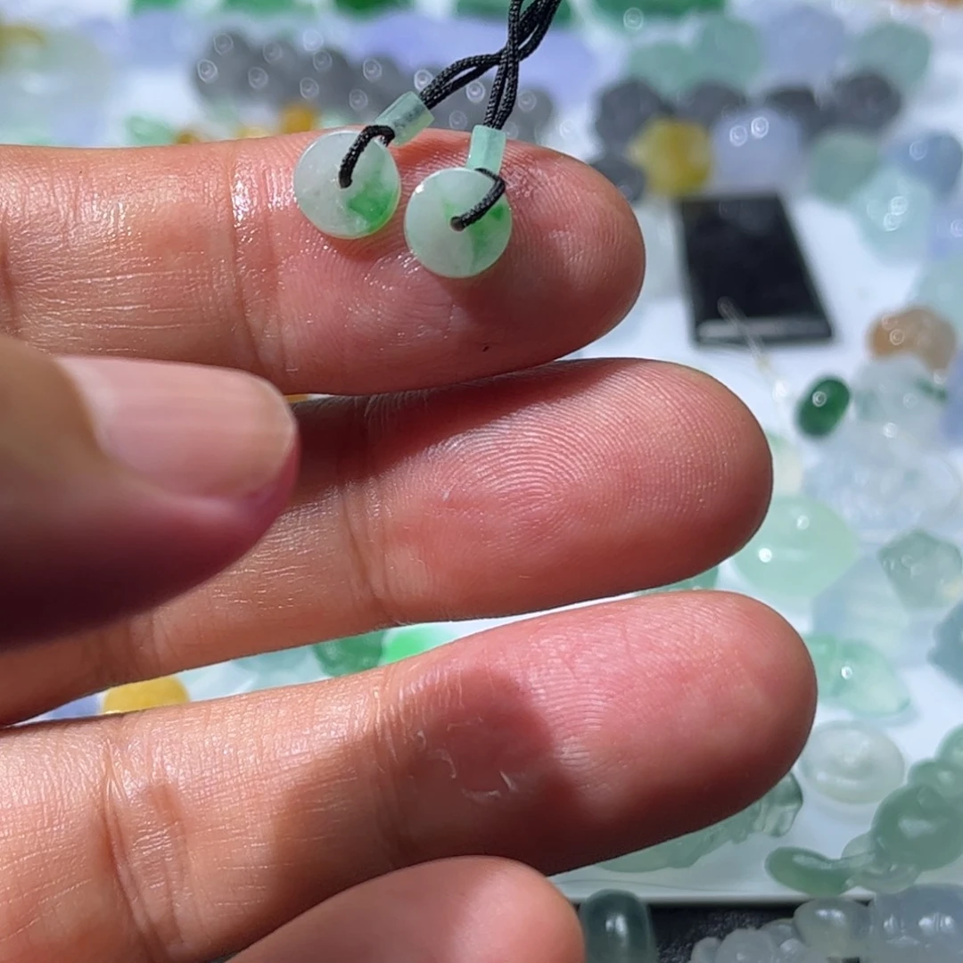 定制翡翠未镶嵌平安扣