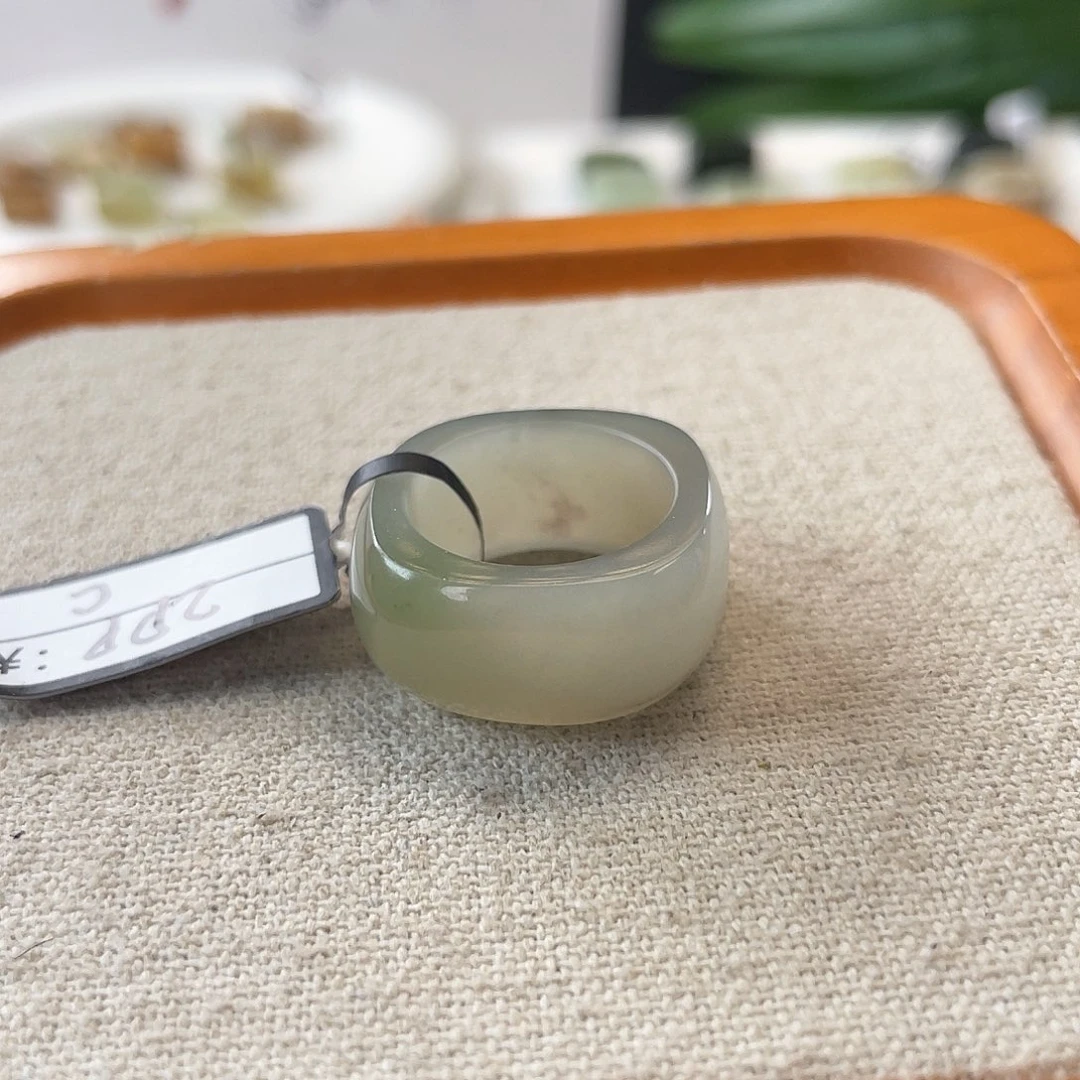 未镶嵌戒指和田玉c42 紫翠方圆16.9