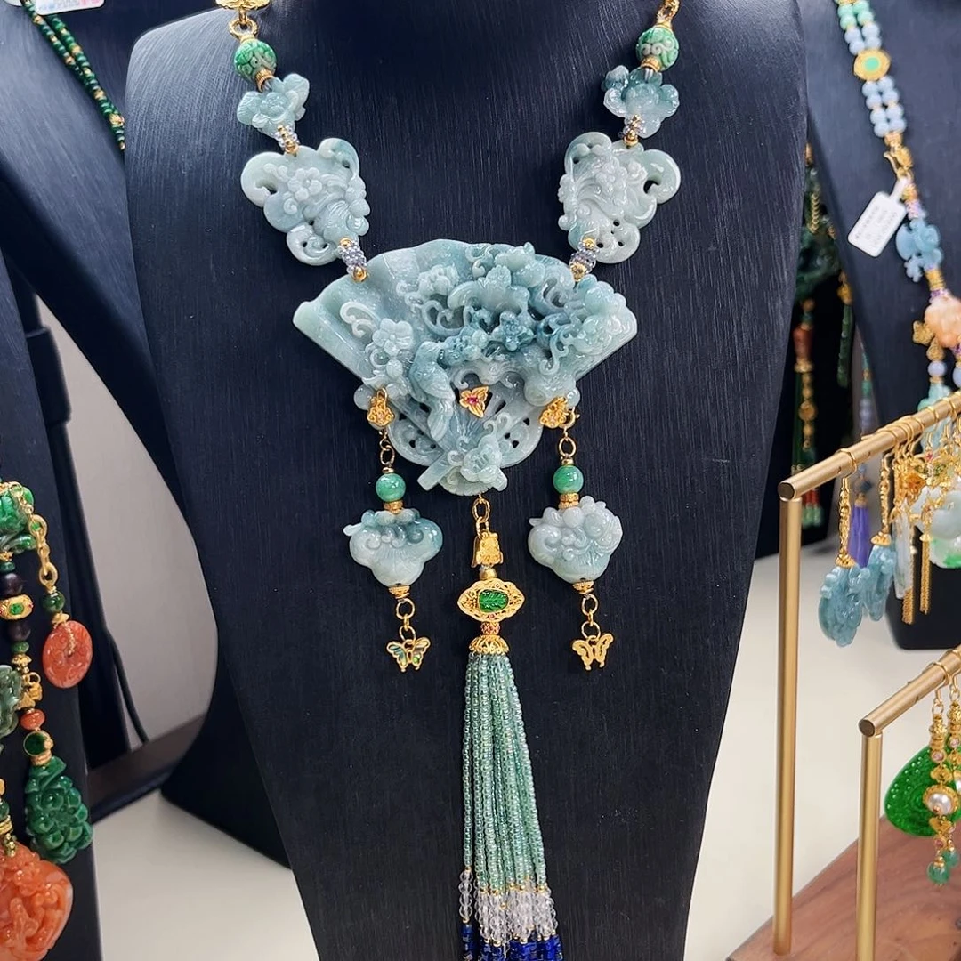 【闪购商品】翡翠吊坠(赠链)未镶嵌福利