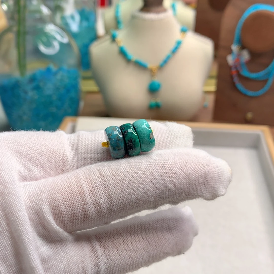 绿松石未镶嵌饰品