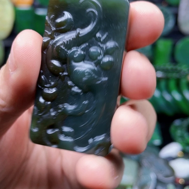 和田玉未镶嵌挂件