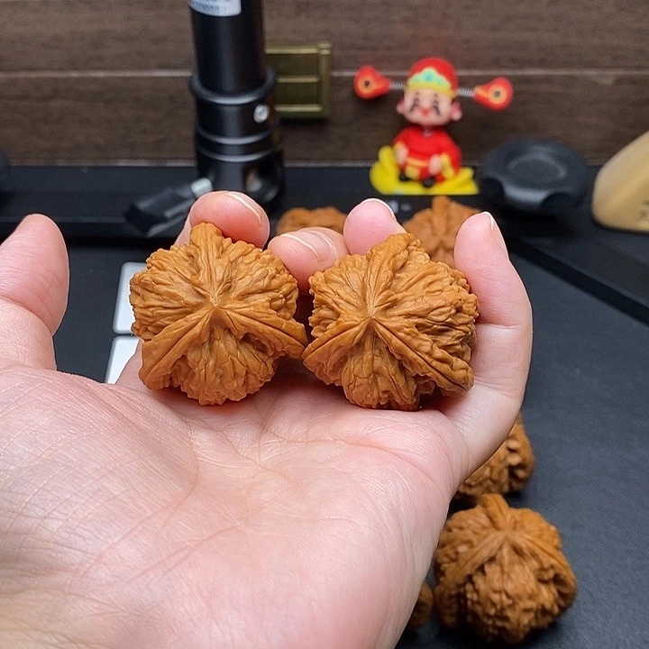 爱***缘文玩核桃把件白奔