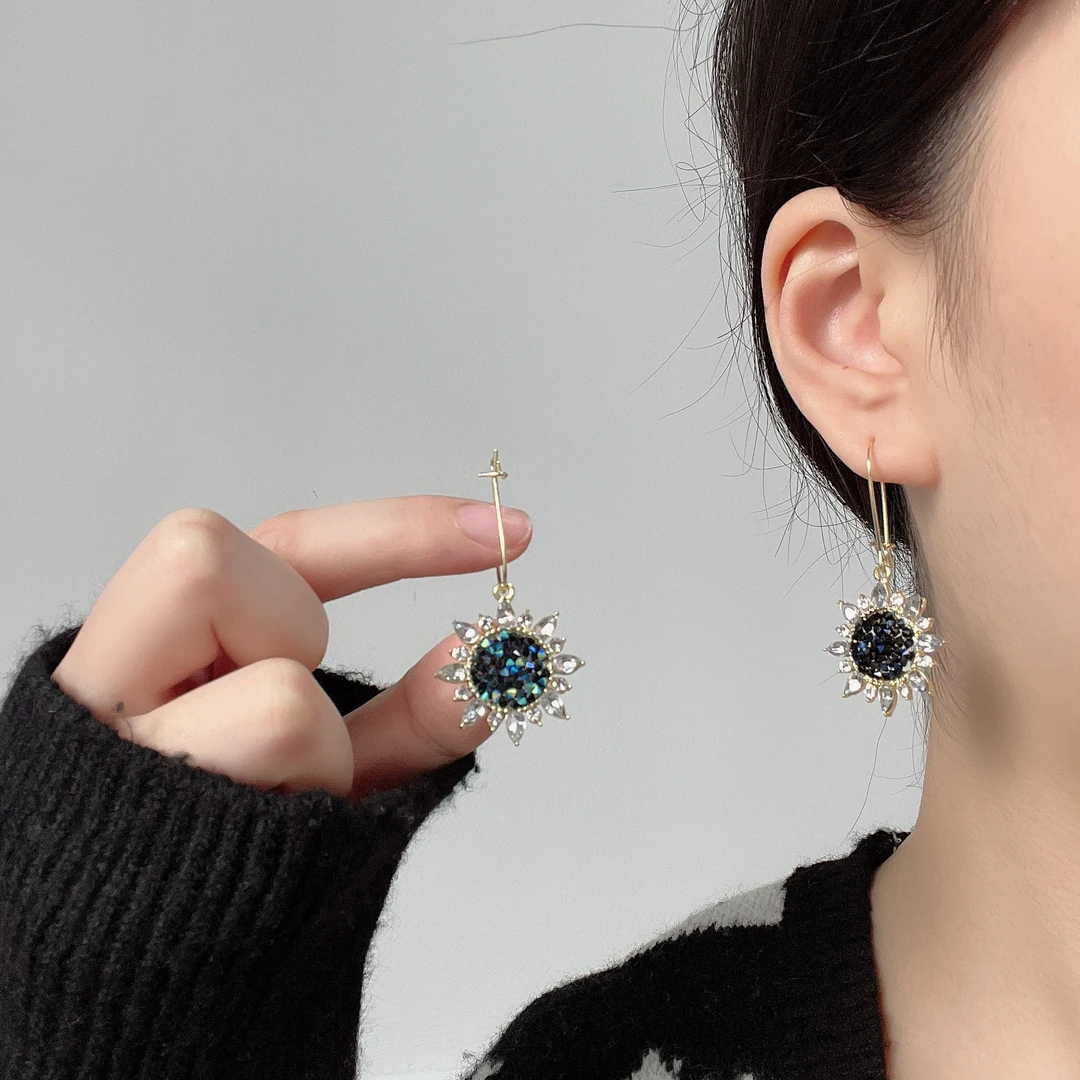 锌合金耳饰 Q172气质长款潮流气质百搭新款太阳花个性耳环设计感