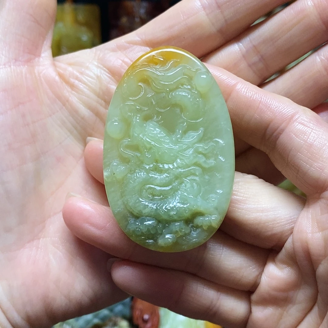 岫玉未镶嵌吊坠(赠链)