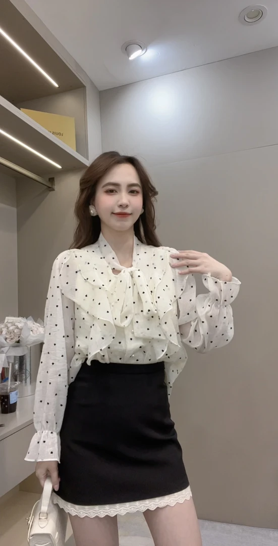 敏敏推荐【复古名媛】法式荷叶边爱心喇叭袖衬衣女8912