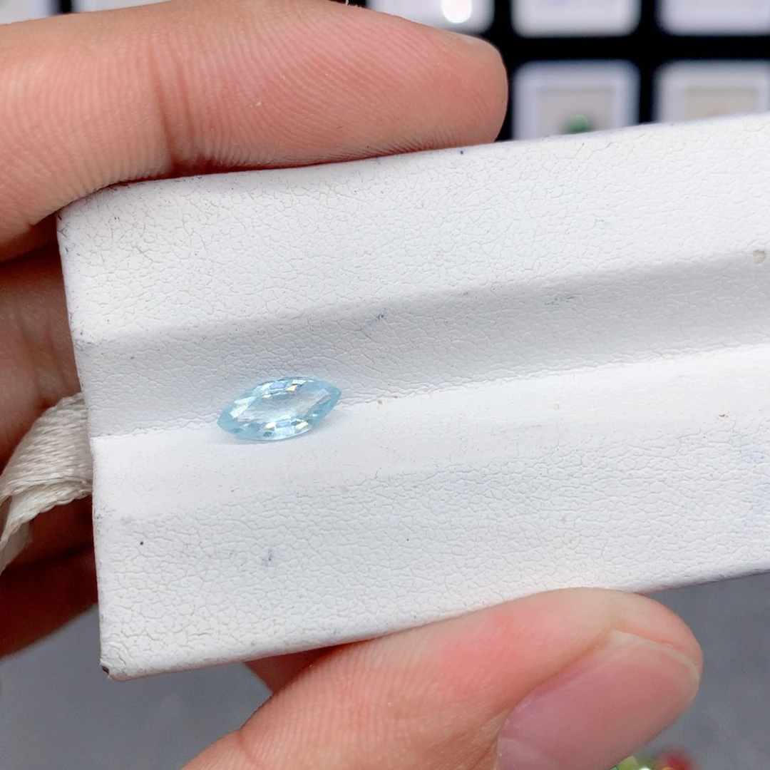 海蓝宝石裸石未镶嵌来****猫4.5*9mm