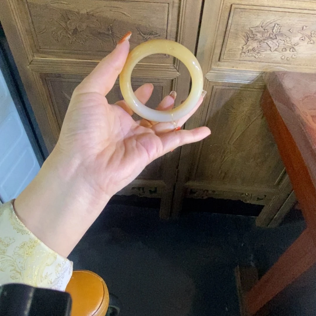 未镶嵌手镯和田玉（糖玉）