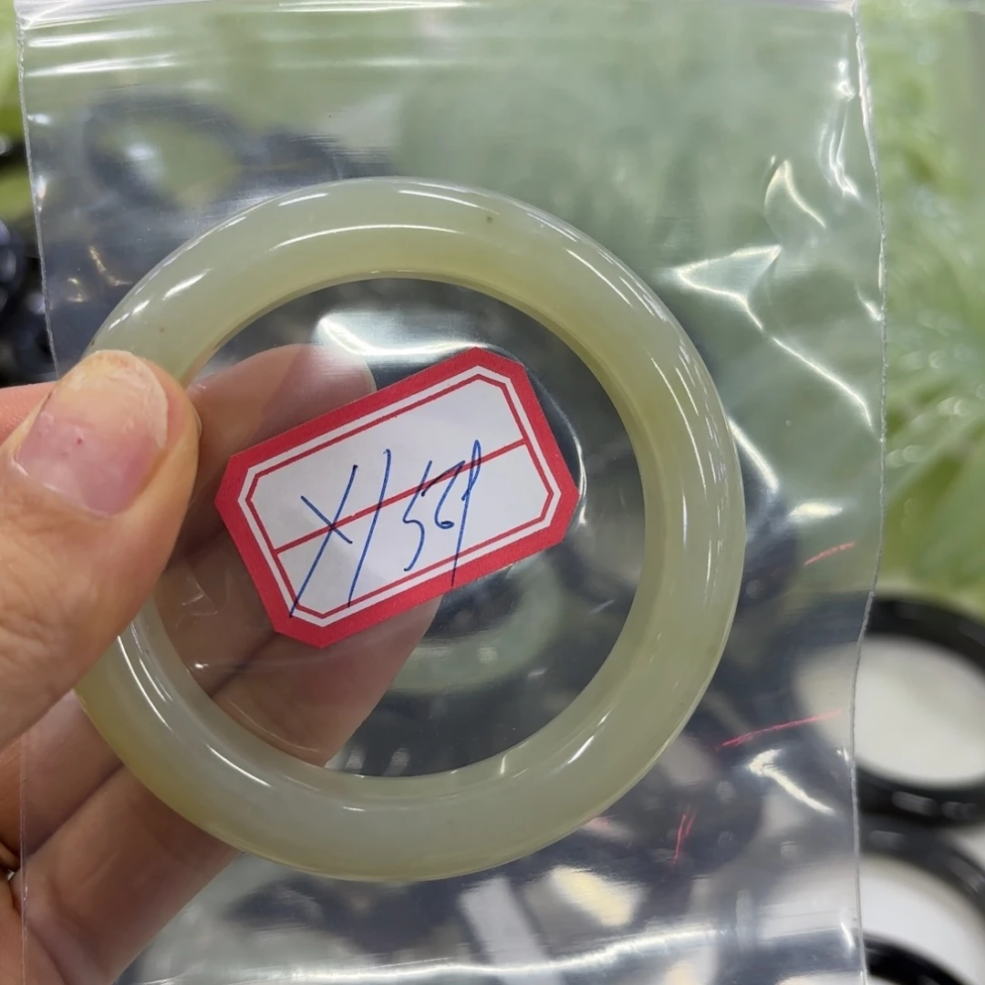 蛇纹石玉手镯未镶嵌·*