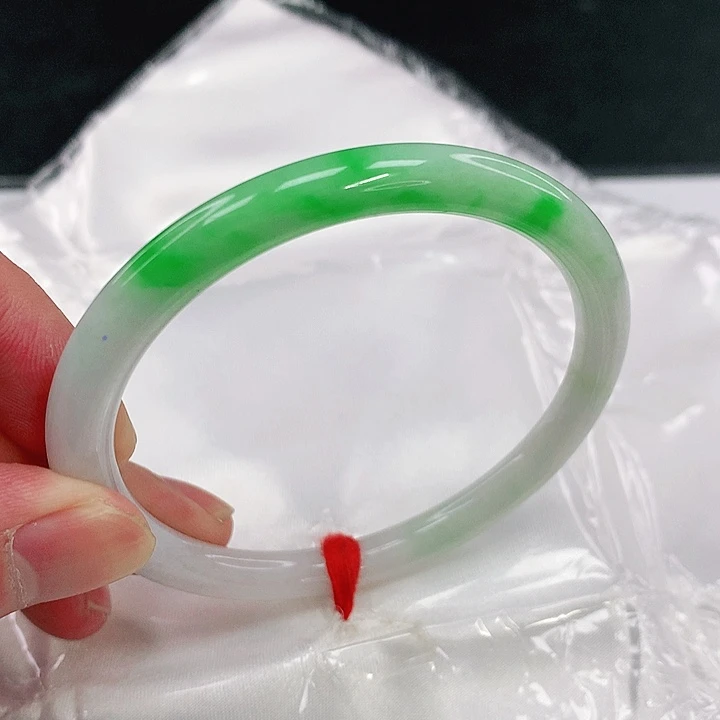 翡翠未镶嵌手镯圈55。18031