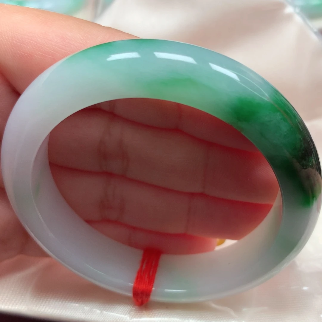 翡翠未镶嵌手镯69白底青