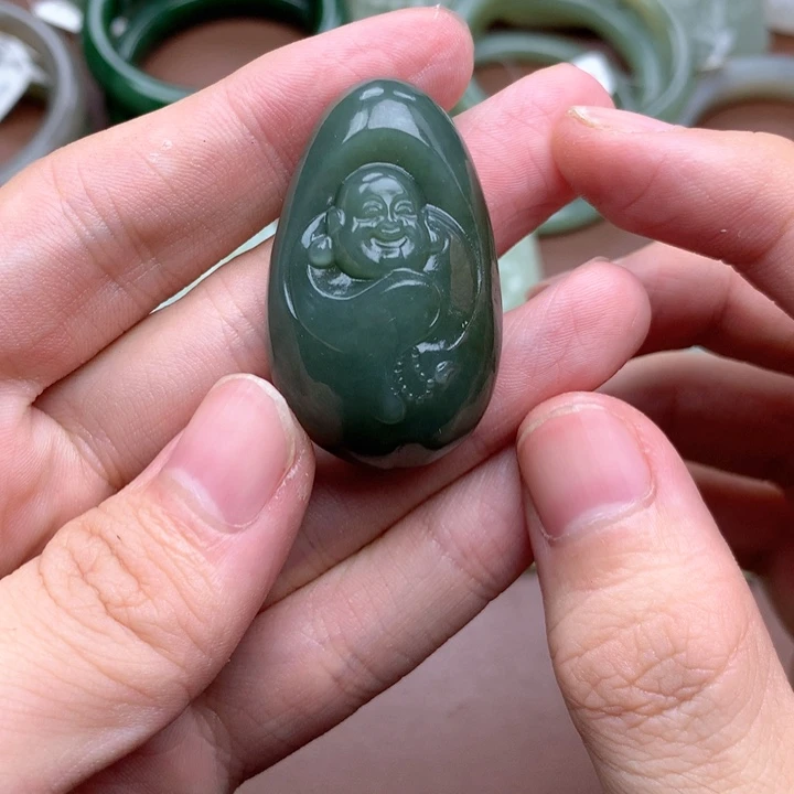 如***）和田玉未镶嵌颈饰