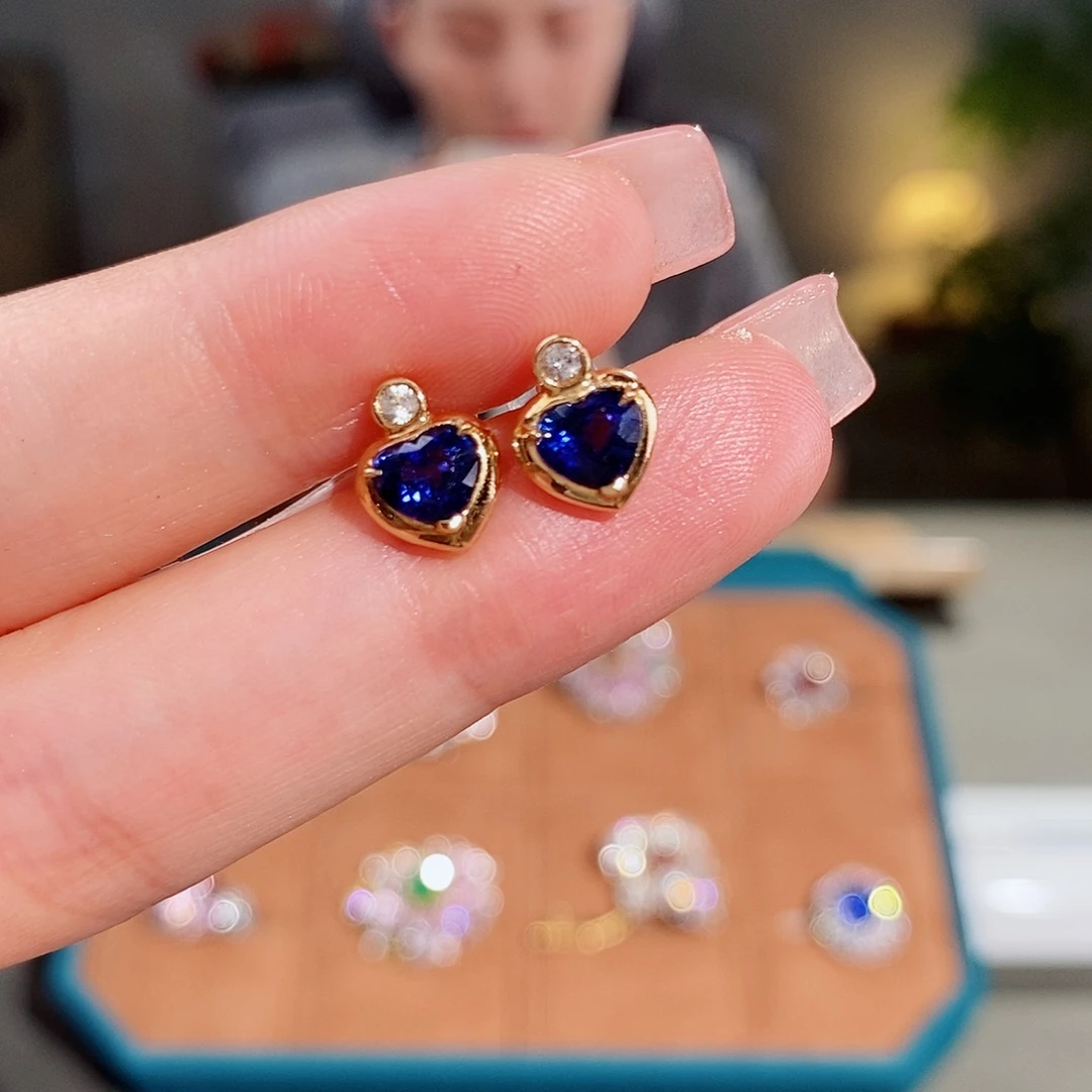 18K金镶嵌耳饰蓝宝石1.6ct
