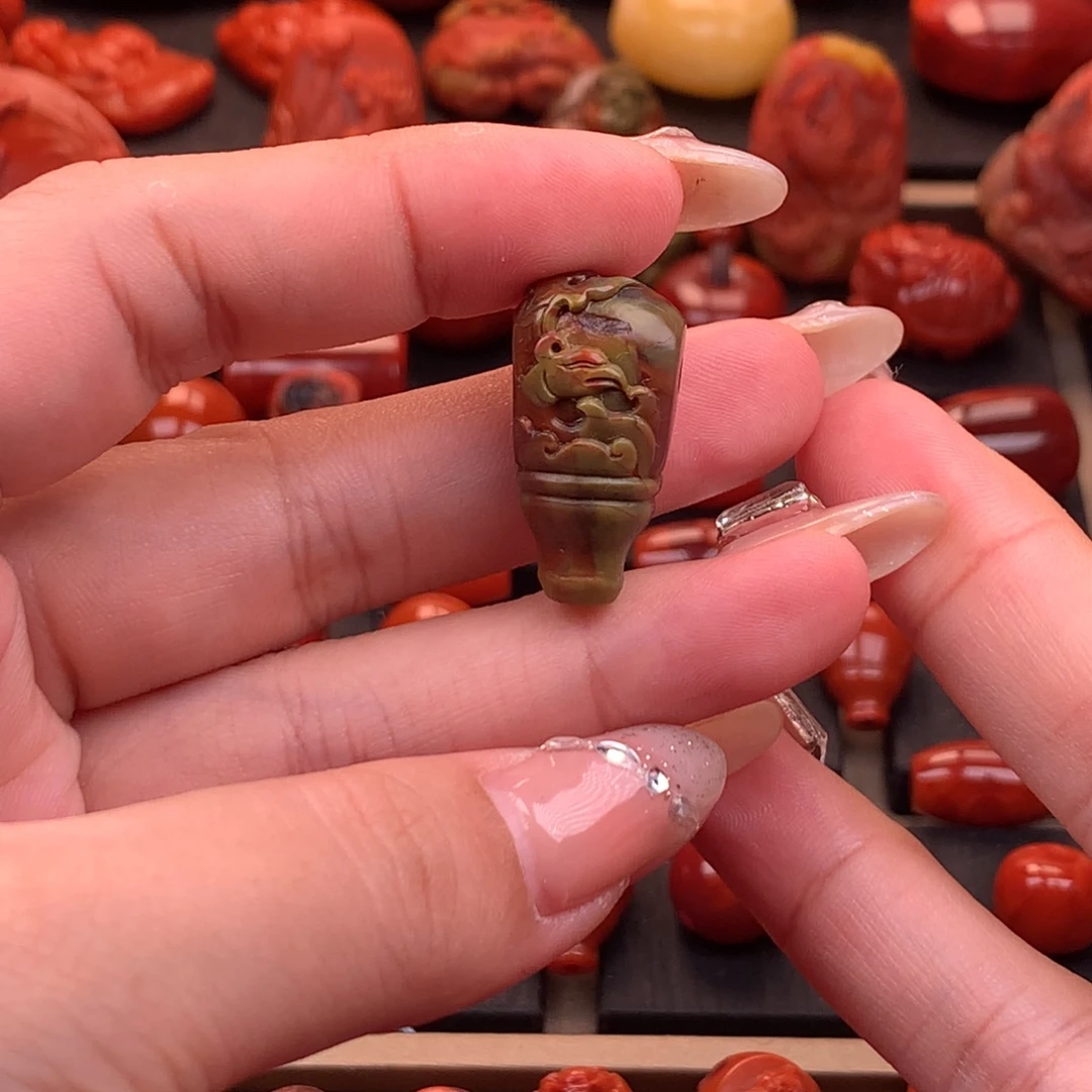 南红玛瑙未镶嵌原矿包浆朱雀三通13.6mm