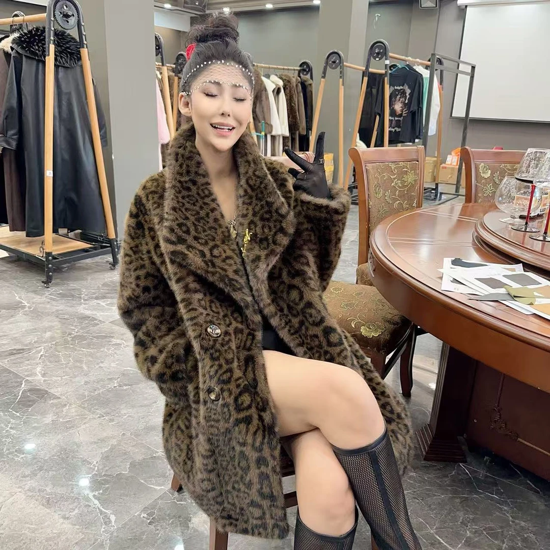 阿美拉女装高端服饰草草外套