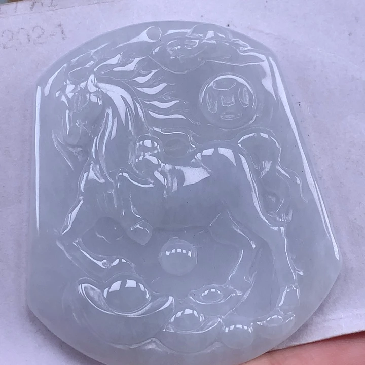 颈饰未镶嵌翡翠马牌吊坠