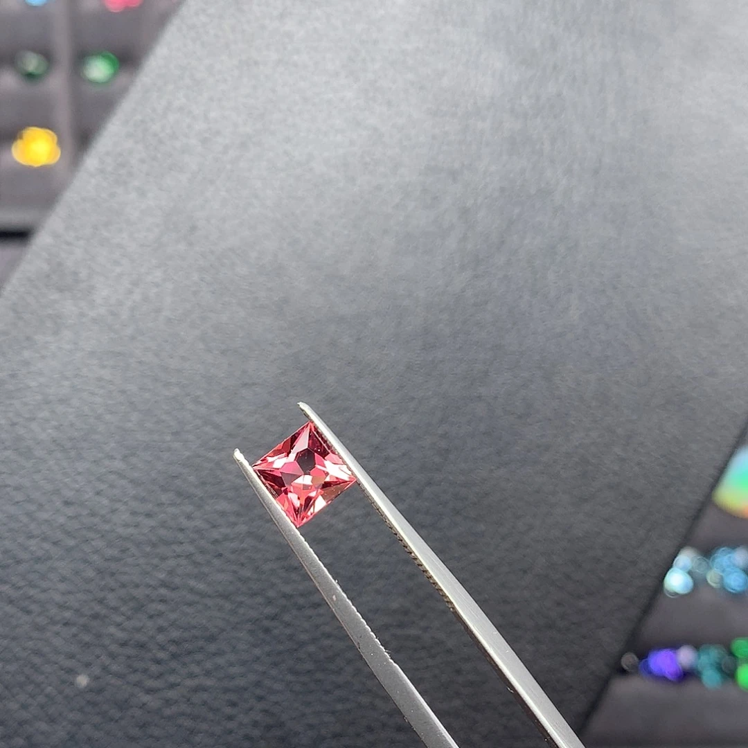 碧玺未镶嵌裸石1.24克拉