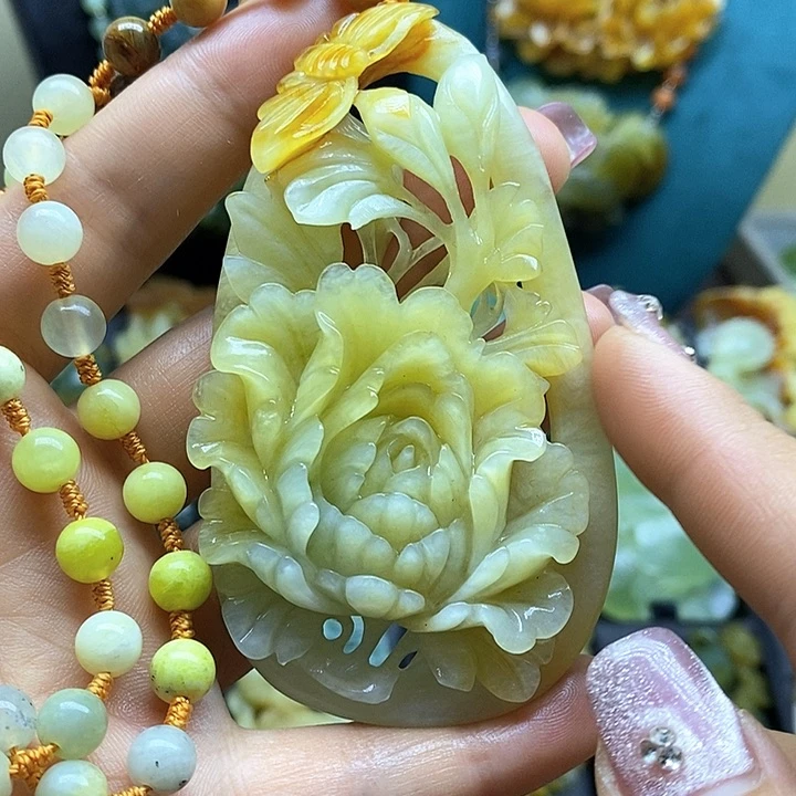 蛇纹石玉未镶嵌挂件