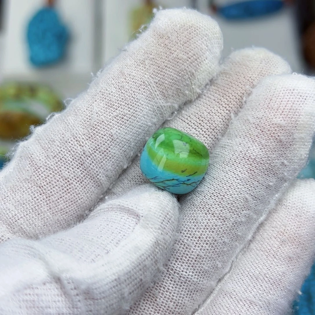 未镶嵌绿松石珠宝奇石