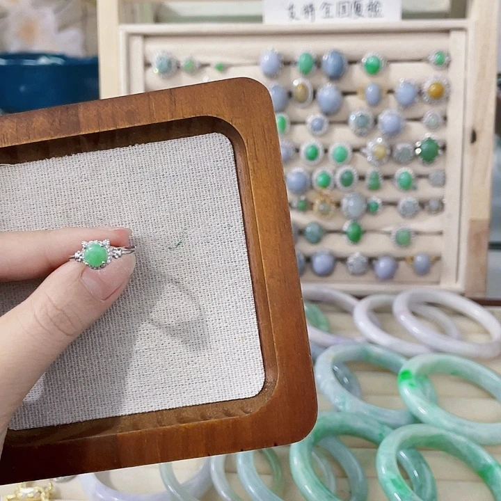 翡翠未镶嵌颈饰天然翡翠Ａ货